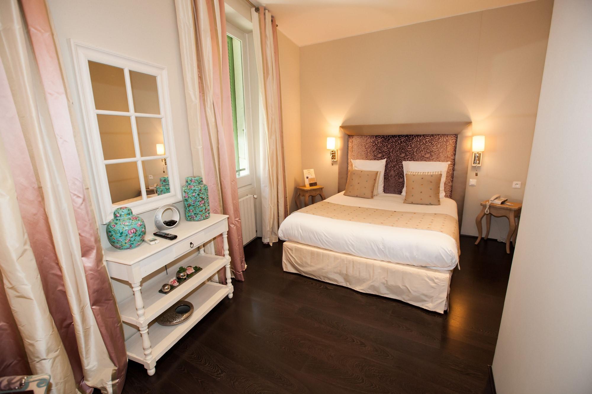 Paris Rome Hotel Ментона Екстериор снимка