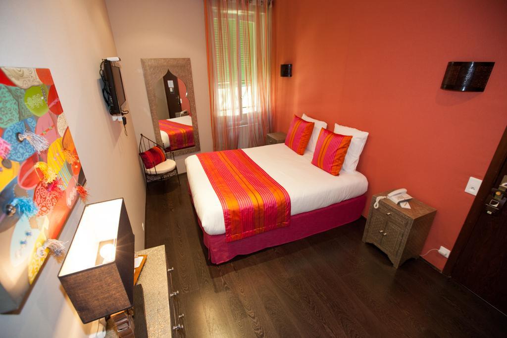 Paris Rome Hotel Ментона Екстериор снимка