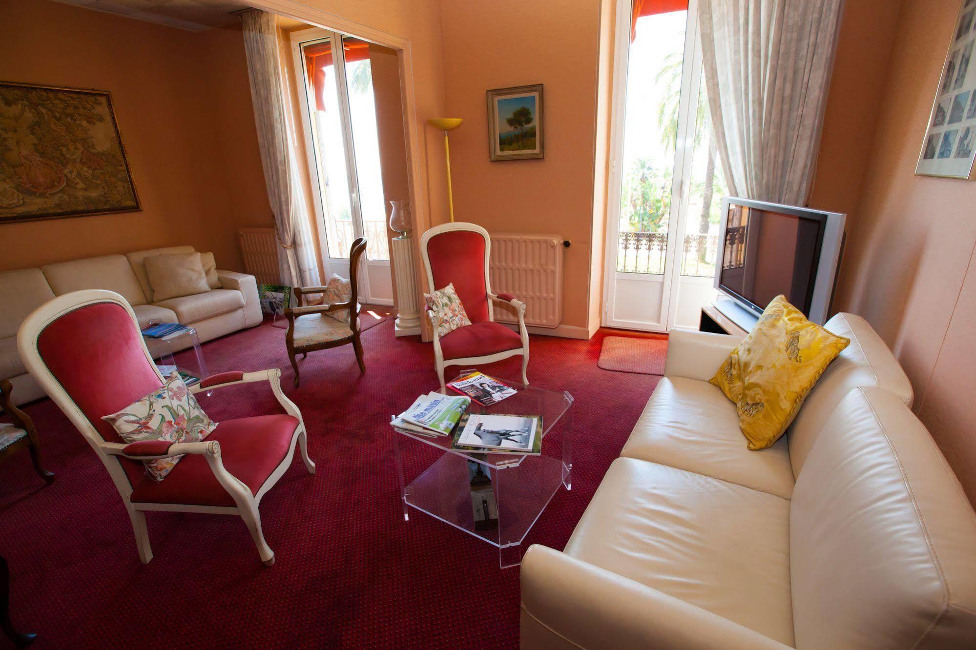 Paris Rome Hotel Ментона Екстериор снимка