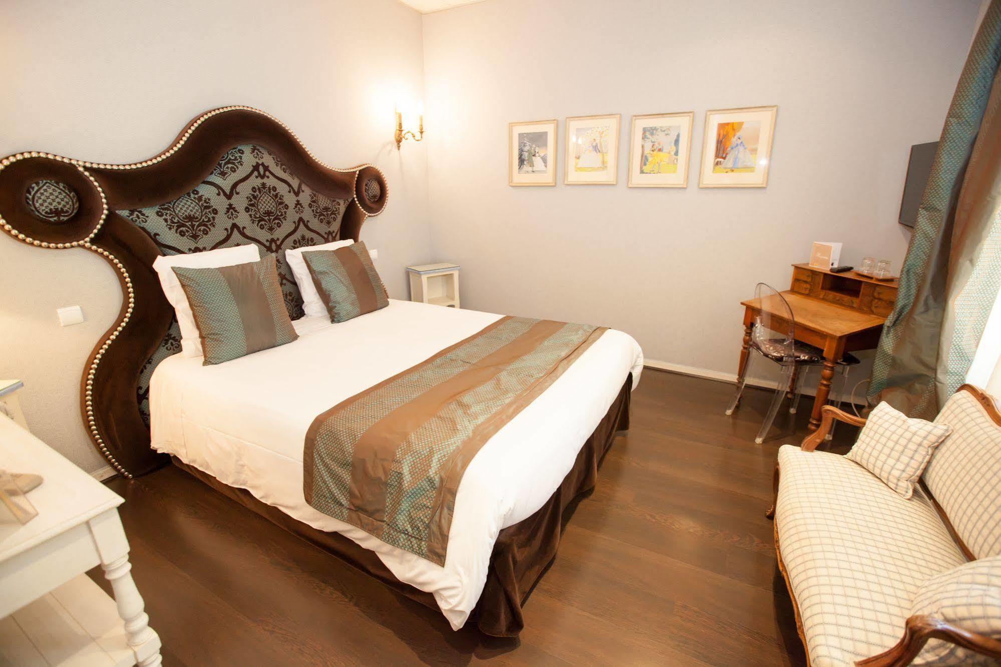 Paris Rome Hotel Ментона Екстериор снимка