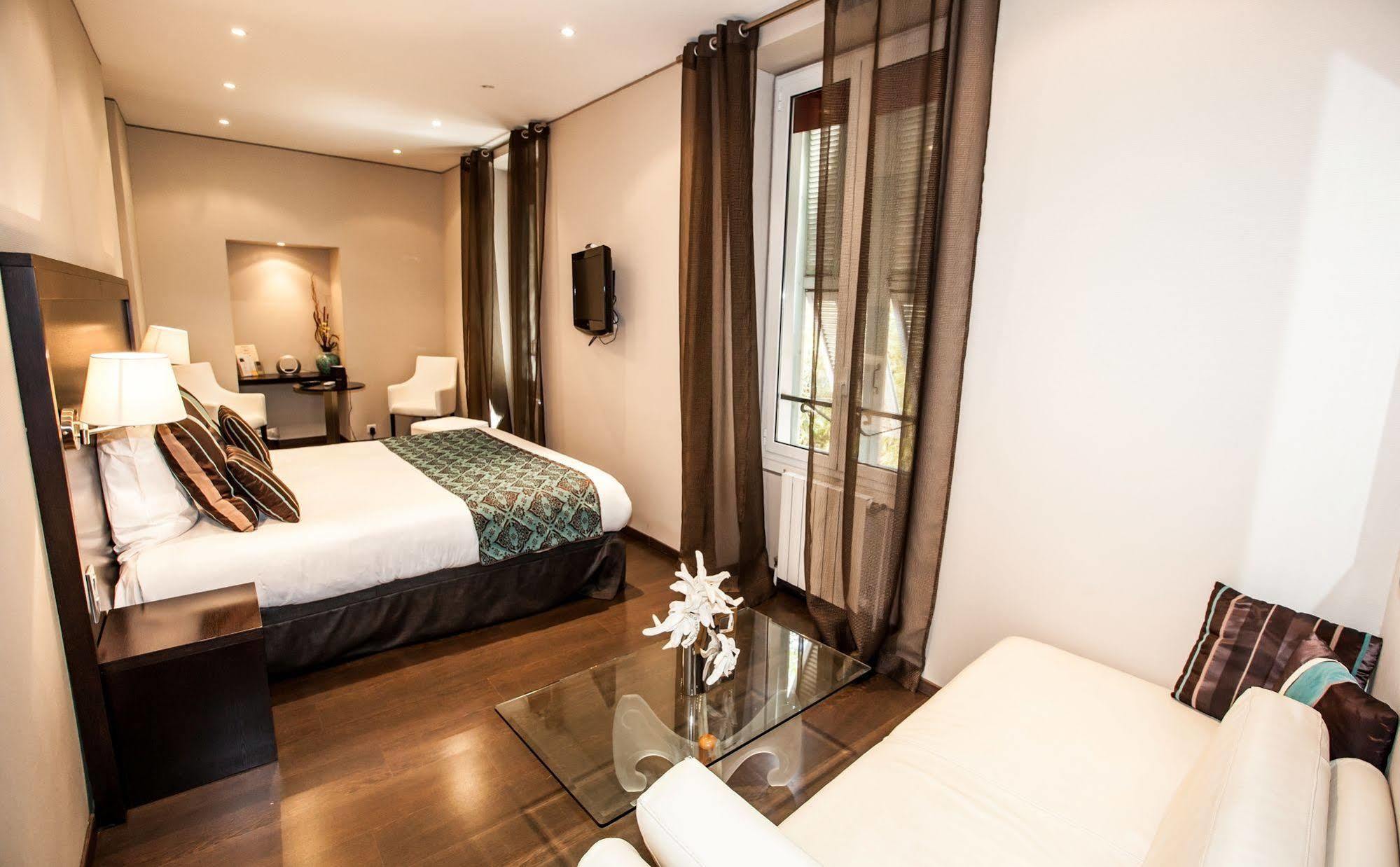 Paris Rome Hotel Ментона Екстериор снимка